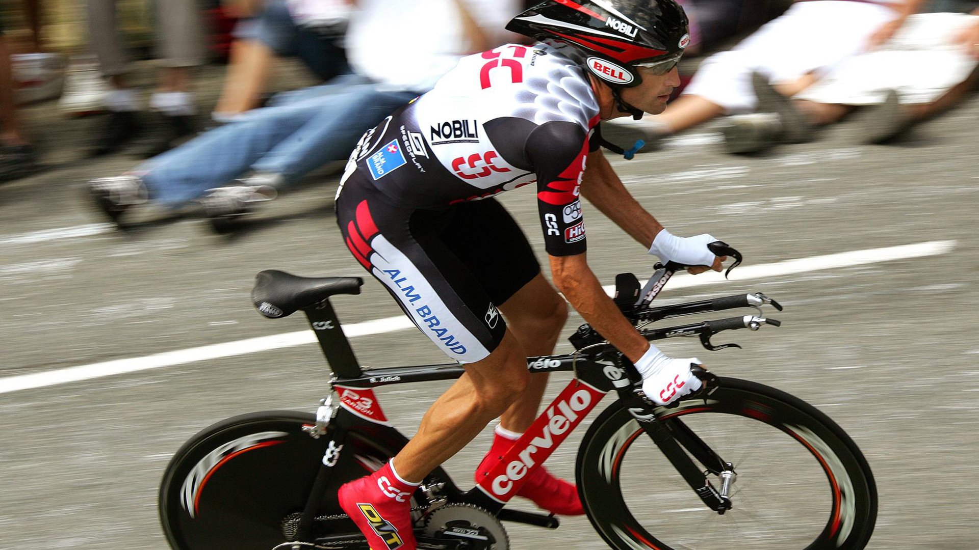 欧洲杯历史经典：迷人瞬间永载史册，欧洲杯的传奇和历史