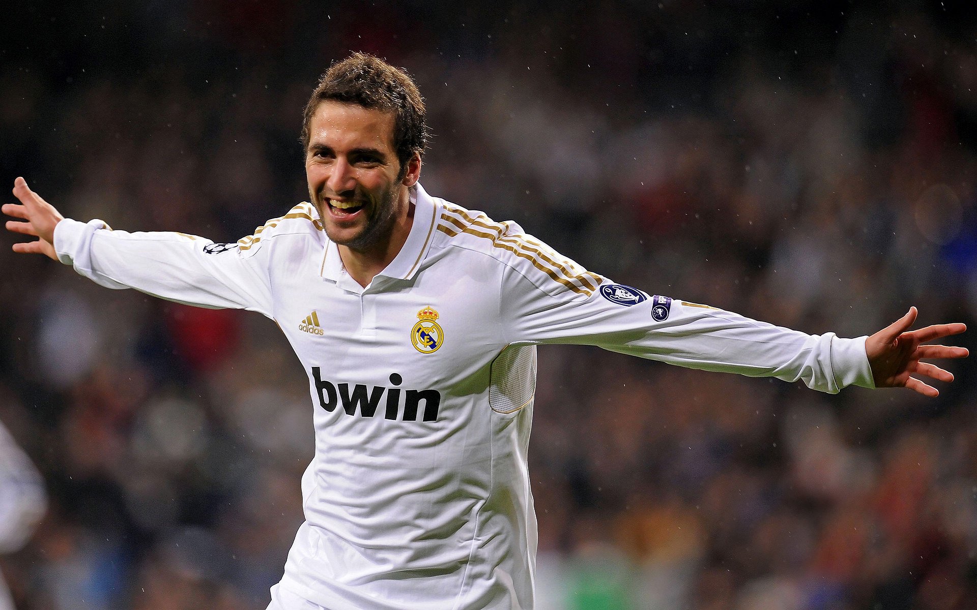 米兰体育在线-意大利骑手格里高利·瓦特莱特在2024年国际马术联合会障碍赛世界巡回赛中获得个人第五名，展现坚韧精神。