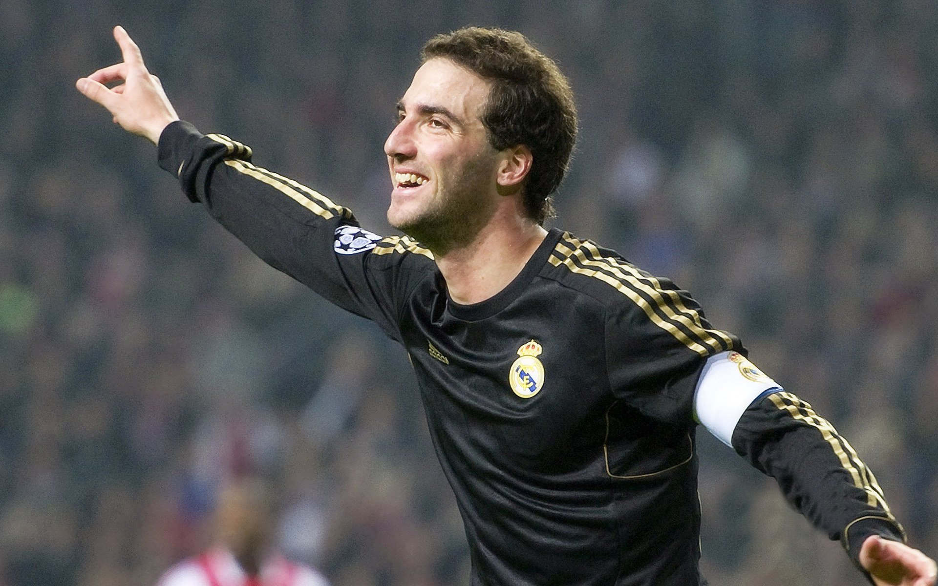 英超:阿斯顿维拉2-0小胜伯恩茅斯,门将多次扑救贡献巨大,阿斯顿维拉主力门将